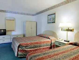 Ramada Limited Clearwater Hotel And Suites