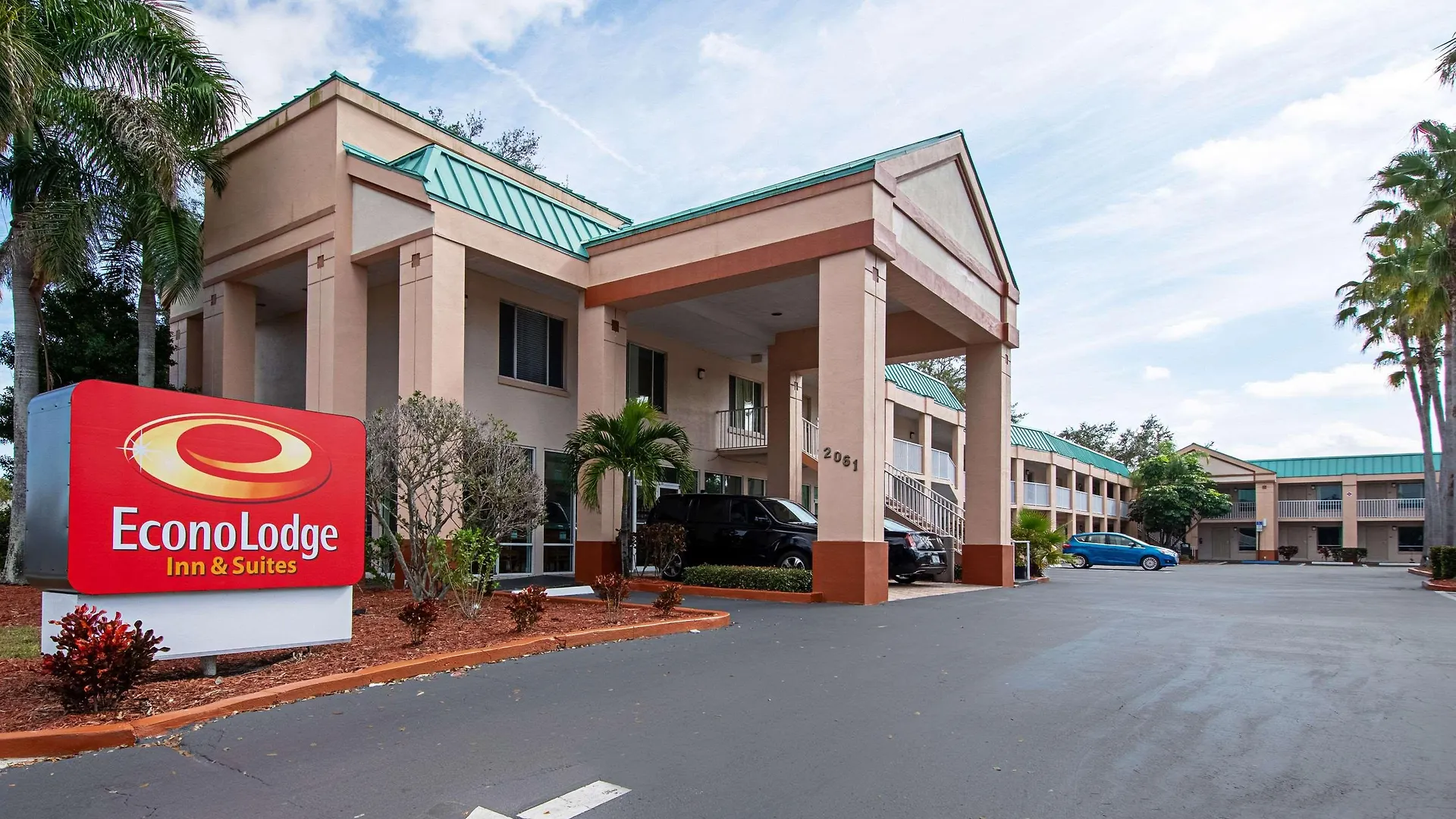 Ramada Limited Clearwater Hotel And Suites
