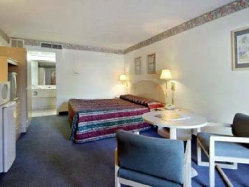 Ramada Limited Clearwater Hotel And Suites