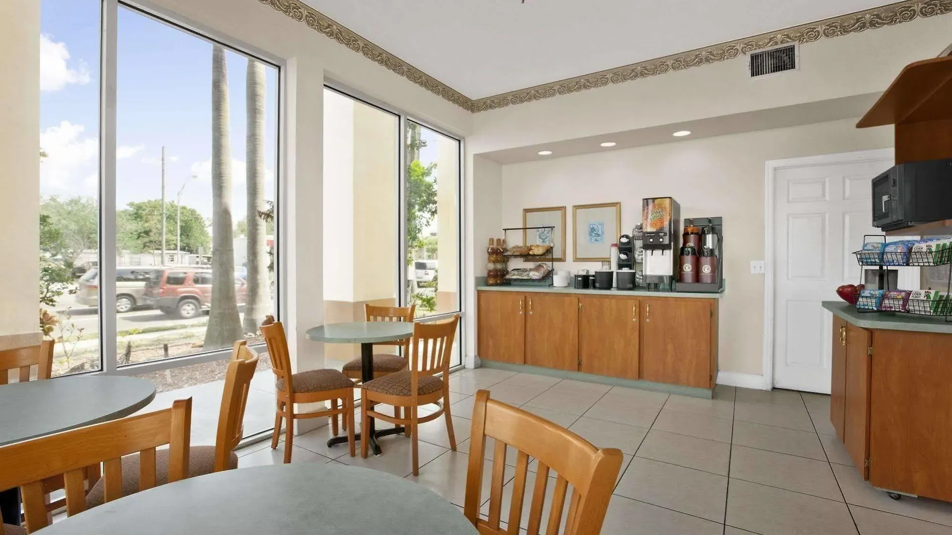 Ramada Limited Clearwater Hotel And Suites