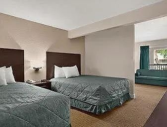 Ramada Limited Clearwater Hotel And Suites